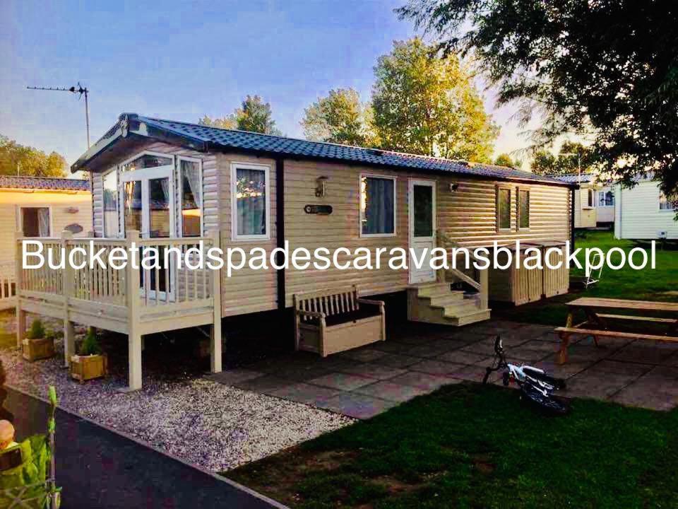 Blackpool Caravans Marton Mere Exterior photo